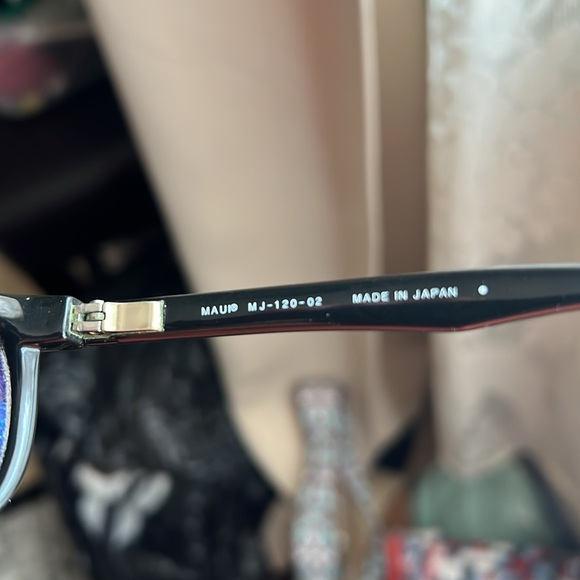 Maui Jim Black Frame Sunglasses with Dark Lenses - Picture 9 of 15